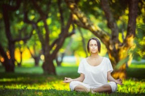 2025英雄联盟S15总决赛-西亚卡姆赛事官方发布惊险取胜新规，美国队争议不断！